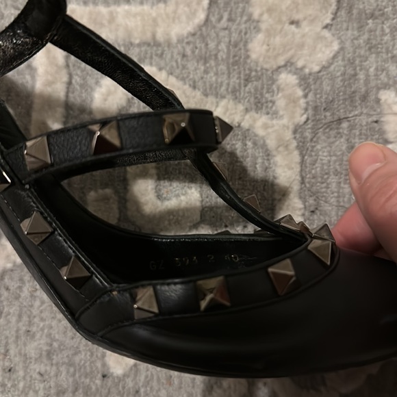Valentino Garavani Rockstud t-strap - Picture 7 of 16